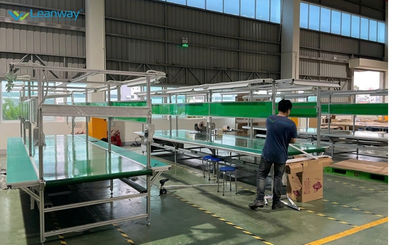 Lắp đặt hệ thống băng tải PVC