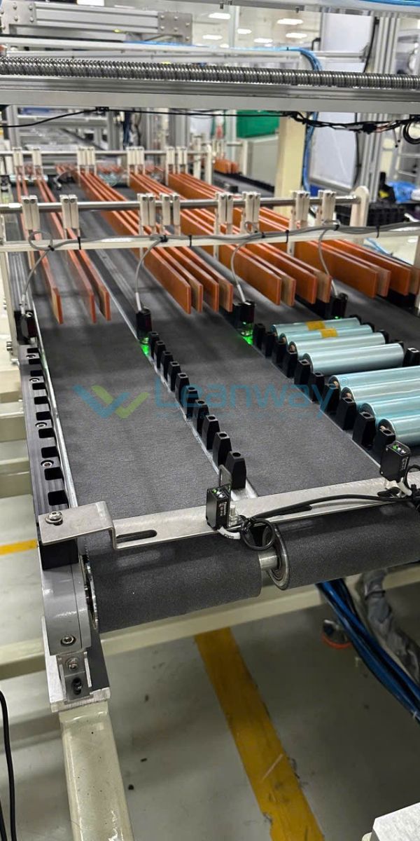 Băng tải lắp ráp pin xe điện